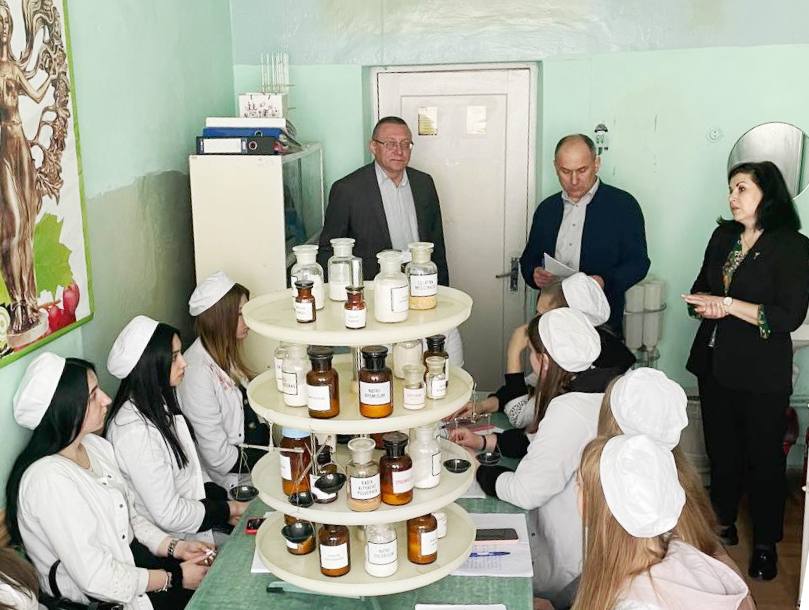 Бесіда з фармацевтами